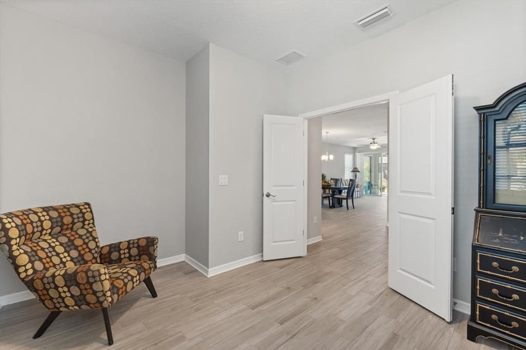 待售: $350,000 (2 贝兹, 2 浴室, 1462 平方英尺)