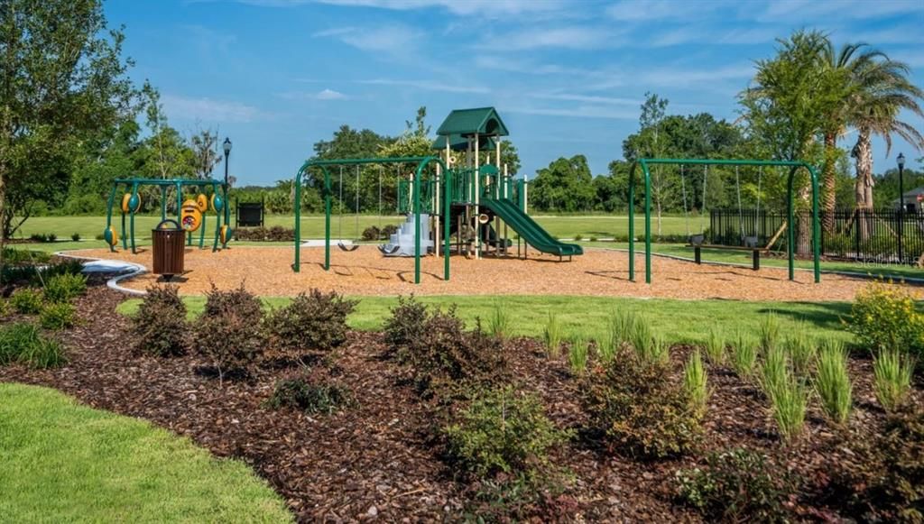 合同活跃: $1,401,230 (5 贝兹, 5 浴室, 6038 平方英尺)