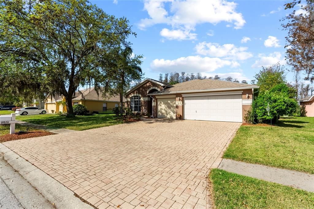 Vendido Recientemente: $625,000 (4 camas, 3 baños, 2490 Pies cuadrados)