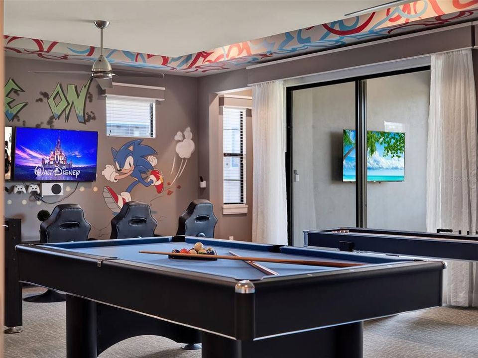 Active With Contract: $1,790,400 (8 beds, 8 baths, 6135 Square Feet)