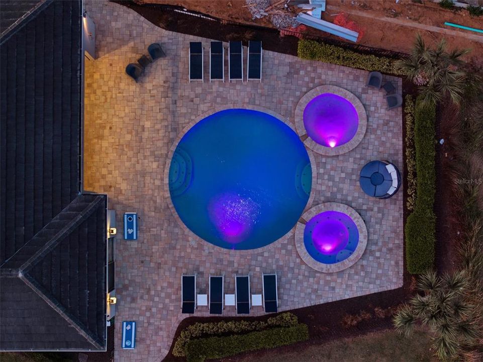 Active With Contract: $1,790,400 (8 beds, 8 baths, 6135 Square Feet)