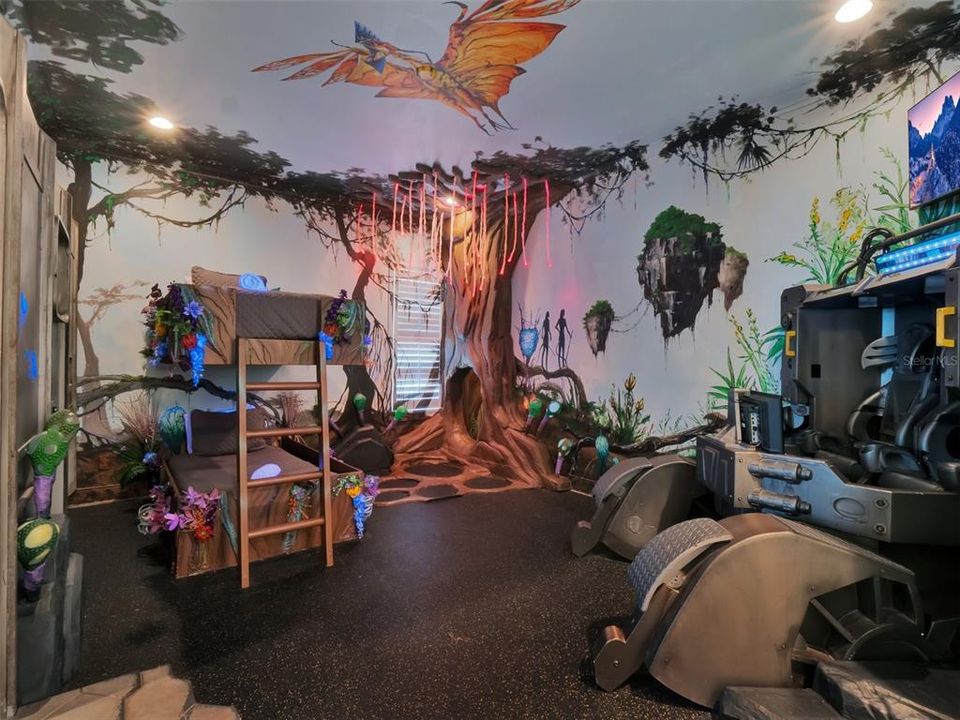 Active With Contract: $1,790,400 (8 beds, 8 baths, 6135 Square Feet)