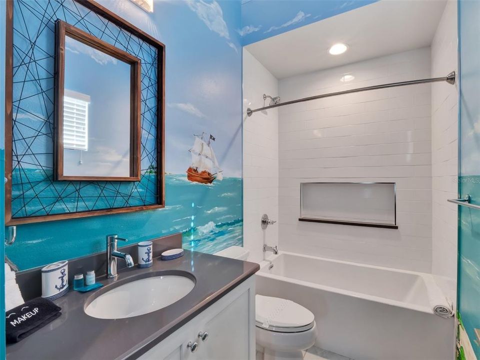 Active With Contract: $1,790,400 (8 beds, 8 baths, 6135 Square Feet)