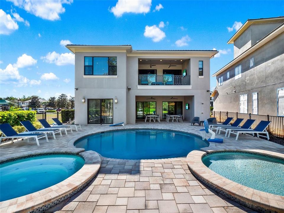 Active With Contract: $1,790,400 (8 beds, 8 baths, 6135 Square Feet)
