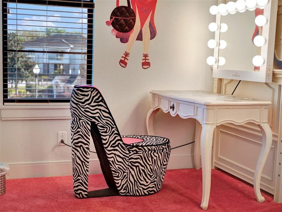 Active With Contract: $1,790,400 (8 beds, 8 baths, 6135 Square Feet)