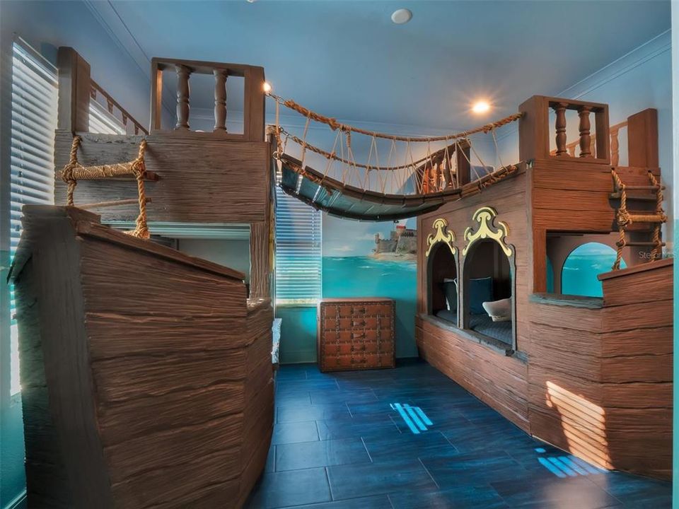 Active With Contract: $1,790,400 (8 beds, 8 baths, 6135 Square Feet)