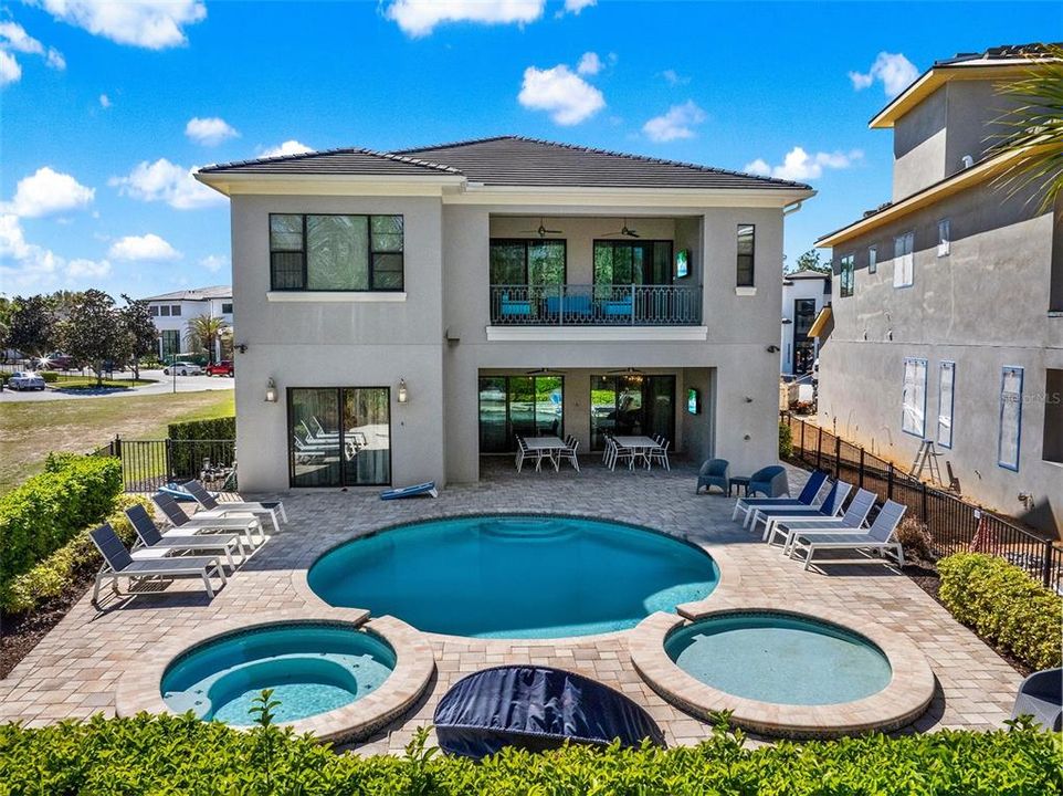 Active With Contract: $1,790,400 (8 beds, 8 baths, 6135 Square Feet)