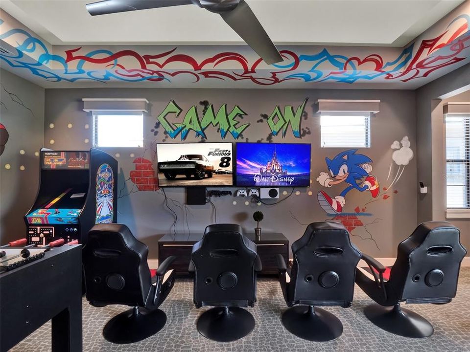 Active With Contract: $1,790,400 (8 beds, 8 baths, 6135 Square Feet)