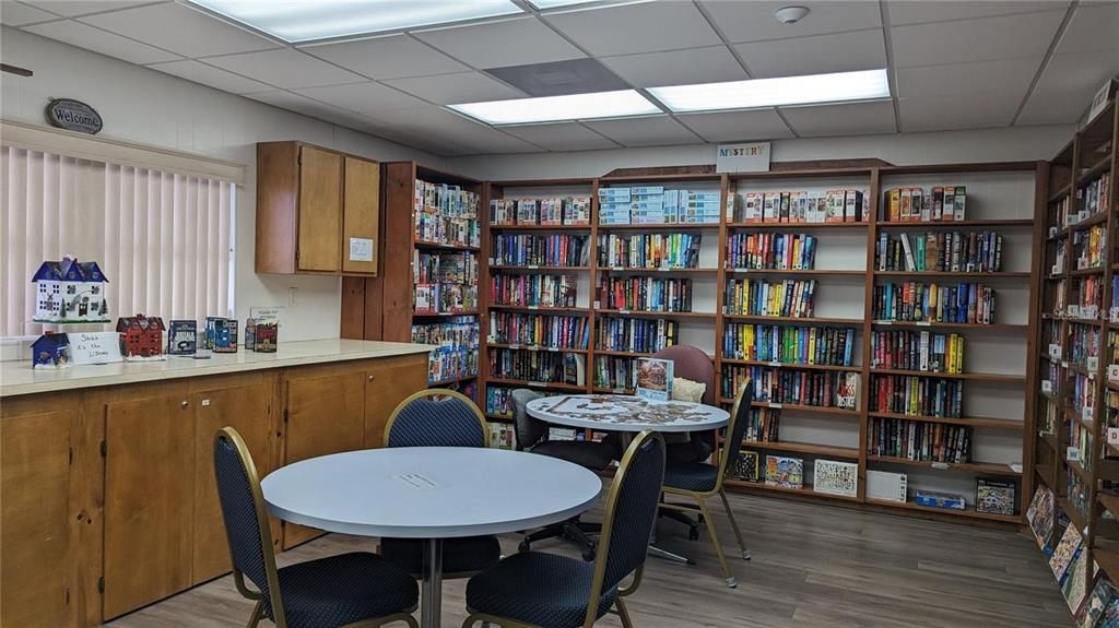 На продажу: $118,000 (2 спален, 2 ванн, 1104 Квадратных фут)