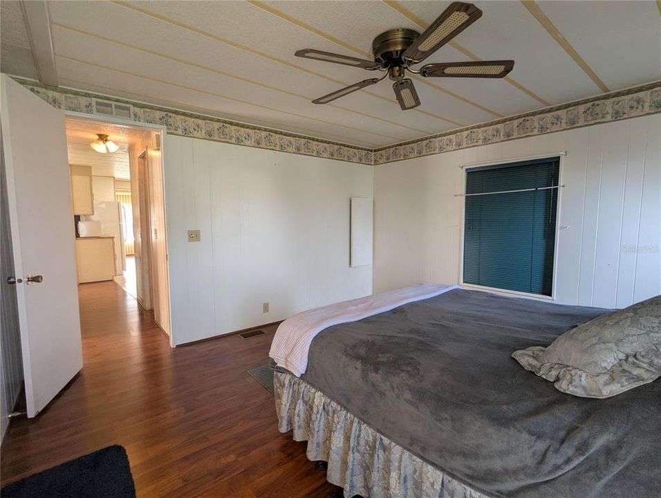 На продажу: $118,000 (2 спален, 2 ванн, 1104 Квадратных фут)