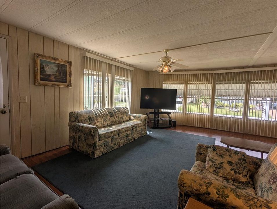 На продажу: $118,000 (2 спален, 2 ванн, 1104 Квадратных фут)