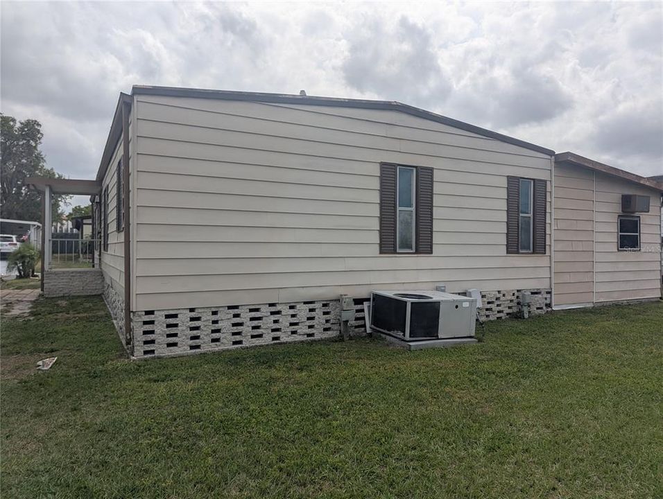 На продажу: $118,000 (2 спален, 2 ванн, 1104 Квадратных фут)