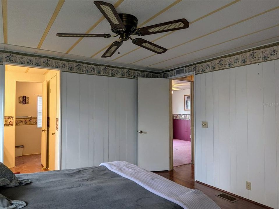 На продажу: $118,000 (2 спален, 2 ванн, 1104 Квадратных фут)