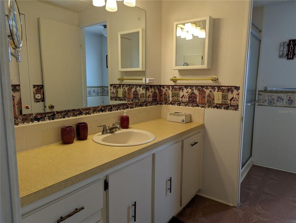 На продажу: $118,000 (2 спален, 2 ванн, 1104 Квадратных фут)