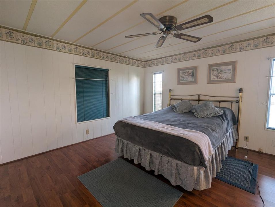 На продажу: $118,000 (2 спален, 2 ванн, 1104 Квадратных фут)