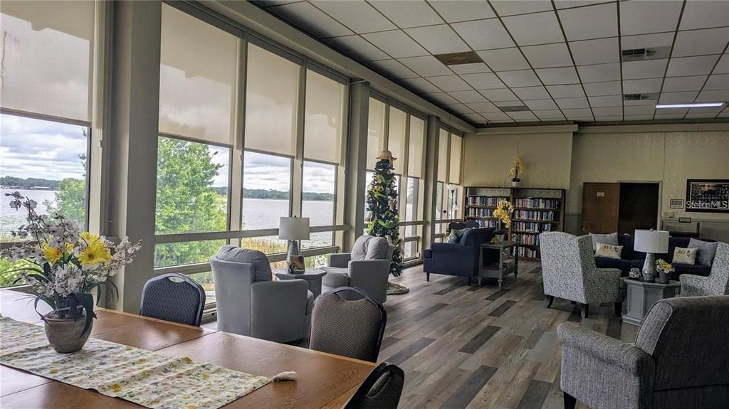 На продажу: $118,000 (2 спален, 2 ванн, 1104 Квадратных фут)