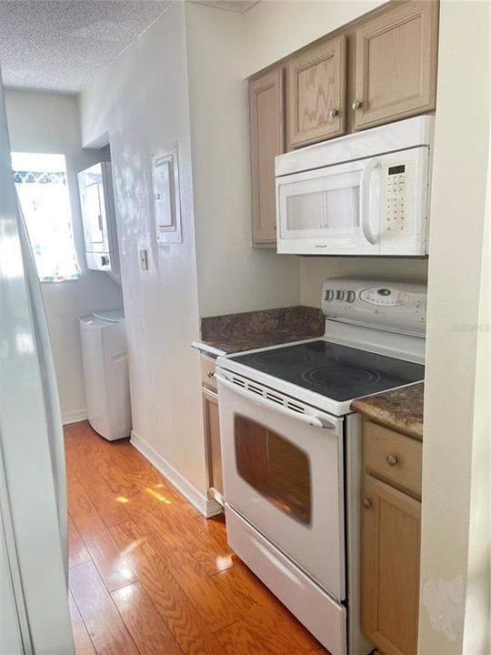 На продажу: $130,000 (2 спален, 1 ванн, 1050 Квадратных фут)