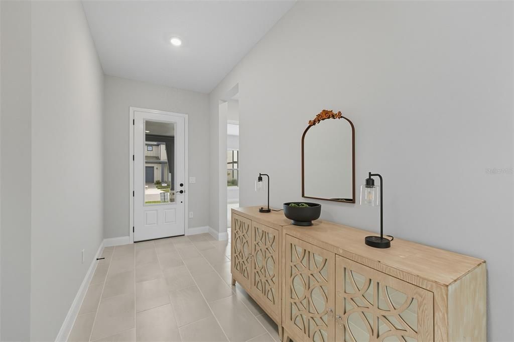 Activo con contrato: $669,990 (4 camas, 4 baños, 2989 Pies cuadrados)