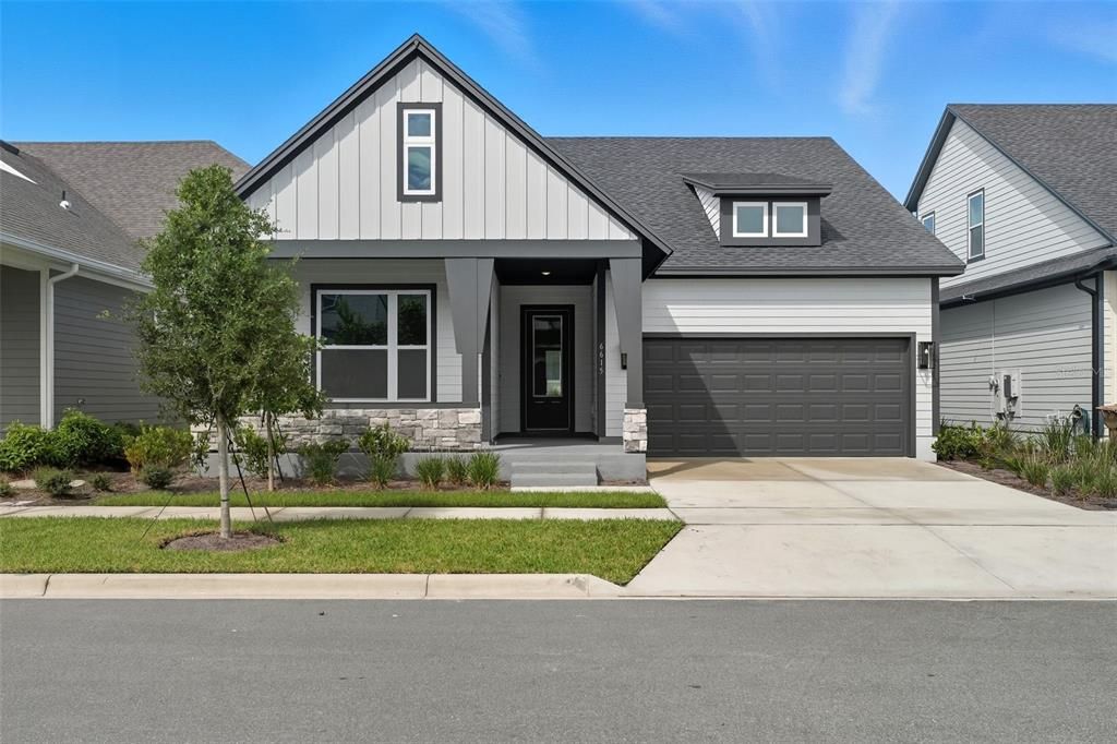 Activo con contrato: $669,990 (4 camas, 4 baños, 2989 Pies cuadrados)