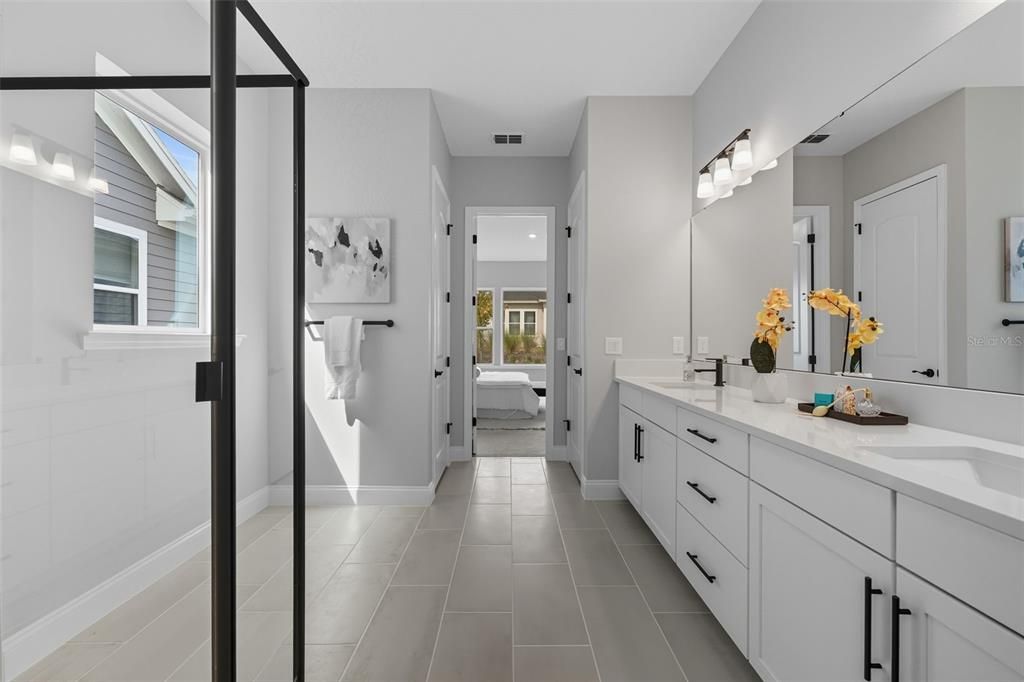 Activo con contrato: $669,990 (4 camas, 4 baños, 2989 Pies cuadrados)