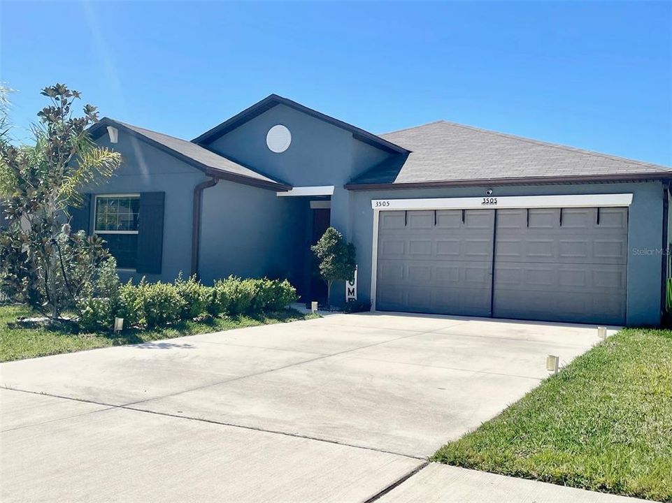 Recently Rented: $2,500 (4 beds, 2 baths, 1935 Square Feet)