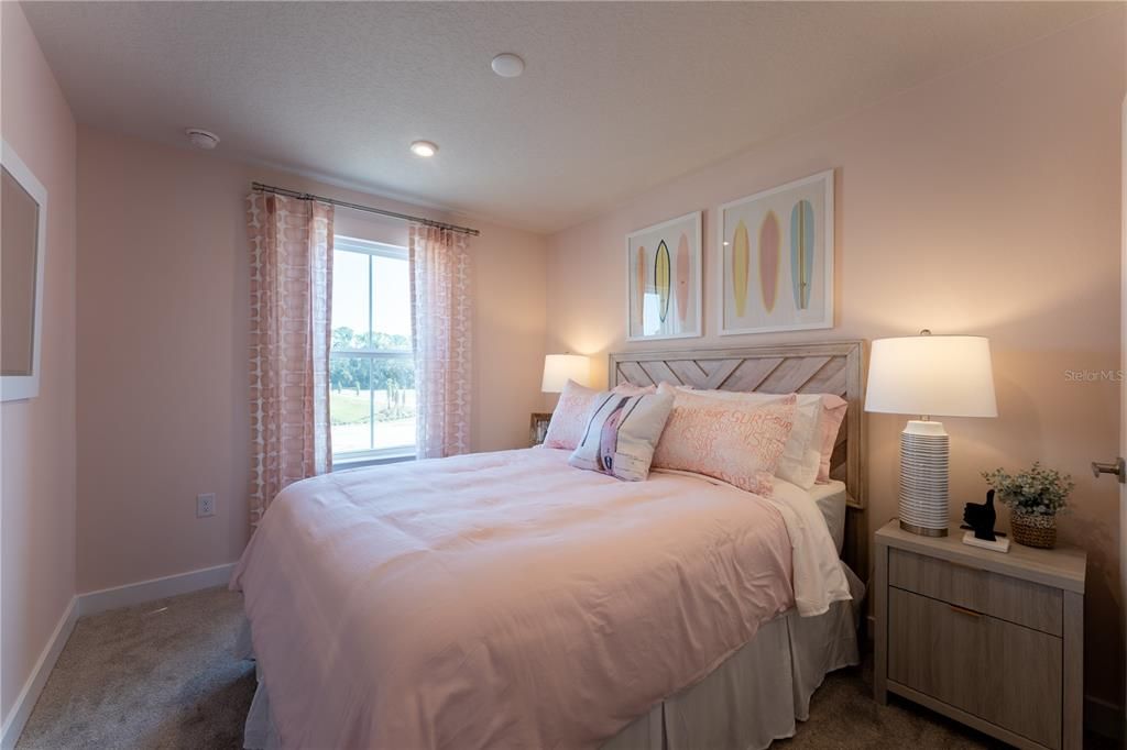 Под контрактом: $329,265 (3 спален, 2 ванн, 1687 Квадратных фут)