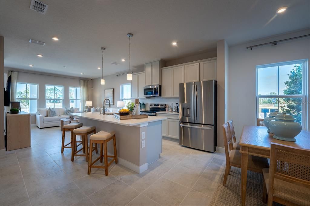 Под контрактом: $329,265 (3 спален, 2 ванн, 1687 Квадратных фут)