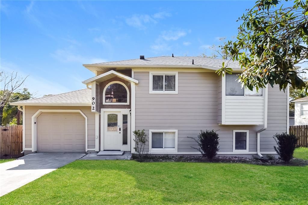 Recently Rented: $2,130 (3 beds, 2 baths, 746 Square Feet)