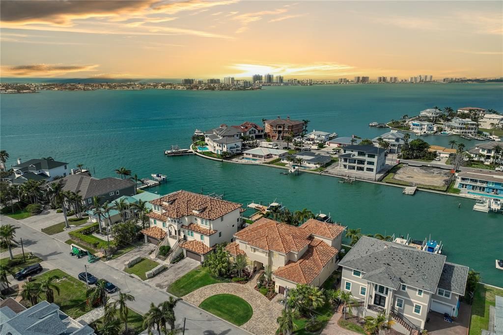 Recently Sold: $2,625,000 (4 beds, 3 baths, 3979 Square Feet)