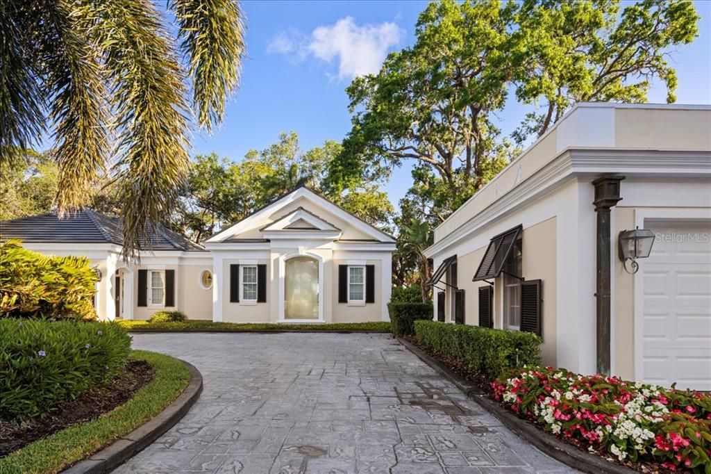 For Sale: $2,700,000 (6 beds, 6 baths, 6246 Square Feet)