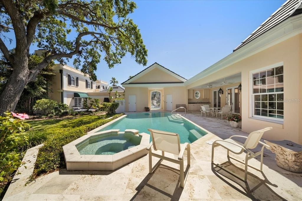 For Sale: $2,700,000 (6 beds, 6 baths, 6246 Square Feet)