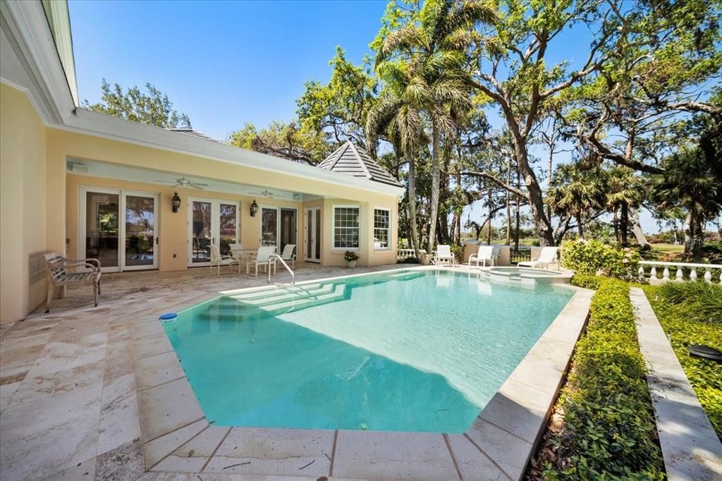 For Sale: $2,700,000 (6 beds, 6 baths, 6246 Square Feet)