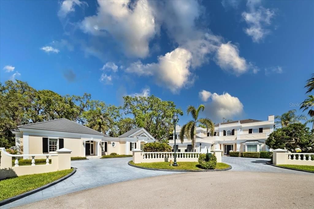 For Sale: $2,700,000 (6 beds, 6 baths, 6246 Square Feet)