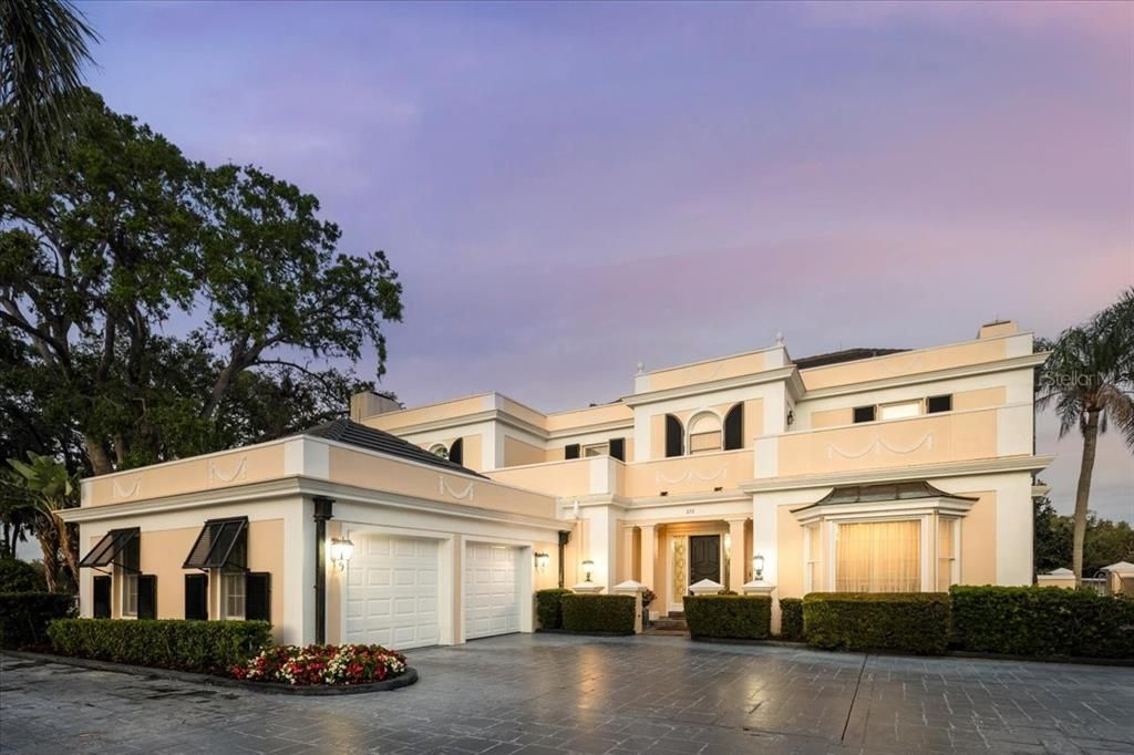 For Sale: $2,700,000 (6 beds, 6 baths, 6246 Square Feet)