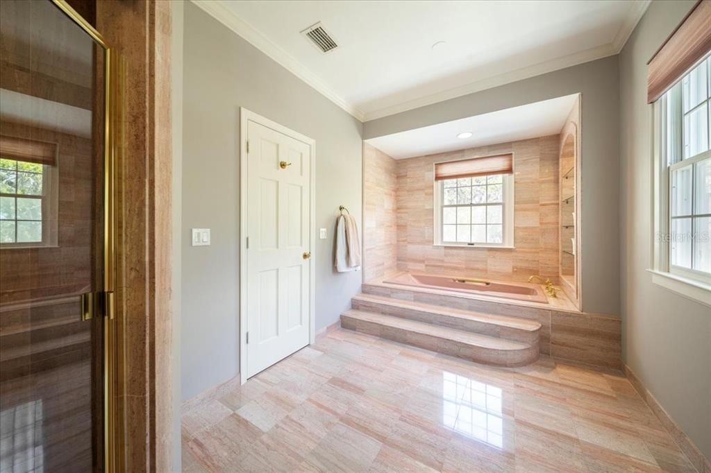 For Sale: $2,700,000 (6 beds, 6 baths, 6246 Square Feet)