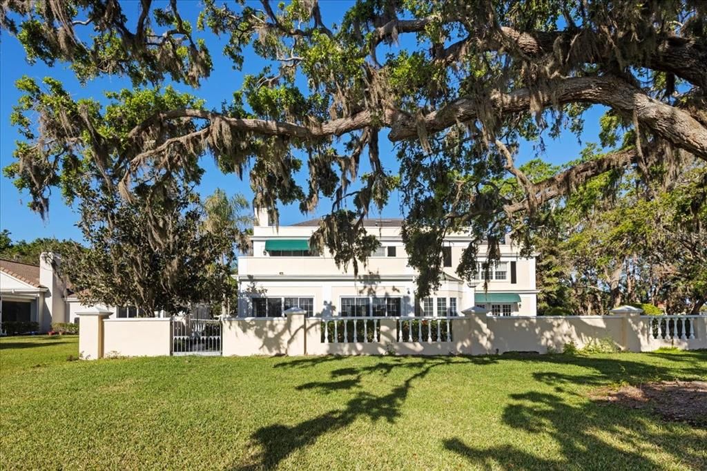 For Sale: $2,700,000 (6 beds, 6 baths, 6246 Square Feet)