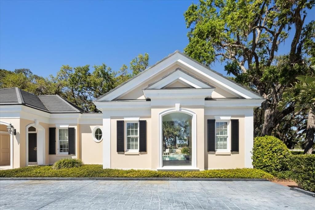 For Sale: $2,700,000 (6 beds, 6 baths, 6246 Square Feet)