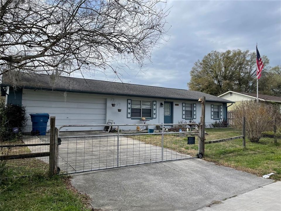 Recently Sold: $229,900 (3 beds, 2 baths, 1440 Square Feet)