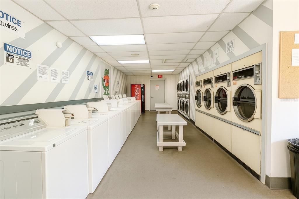 For Sale: $70,000 (2 beds, 1 baths, 876 Square Feet)