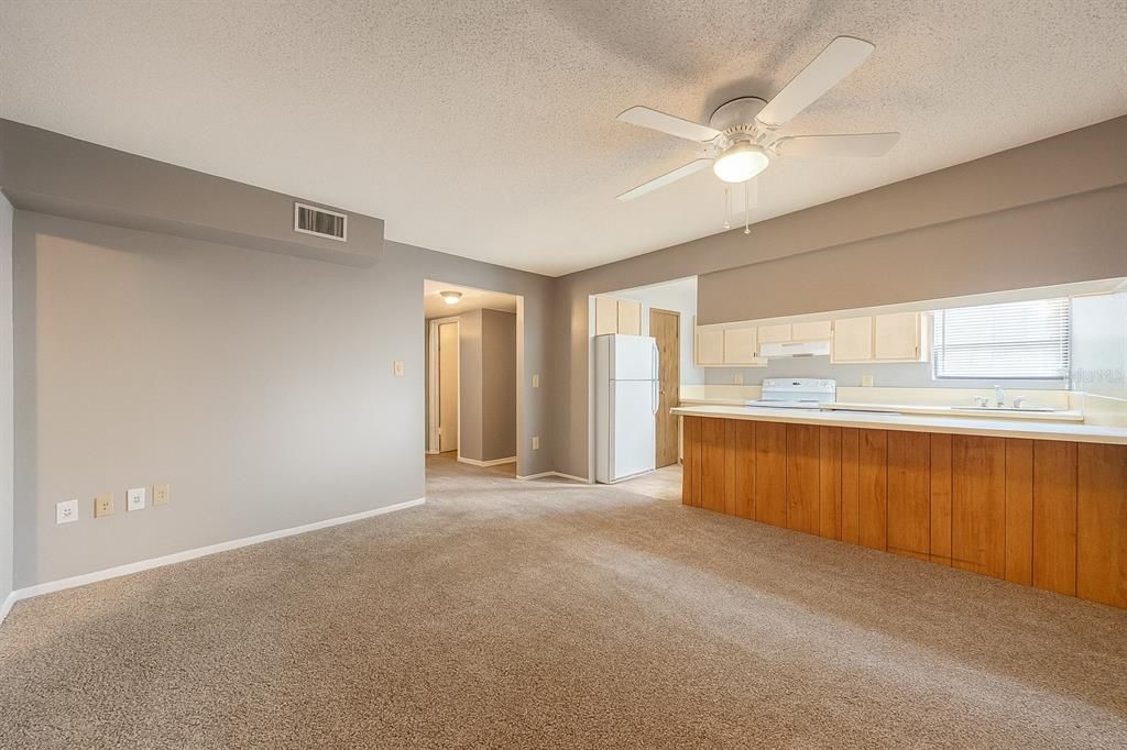 For Sale: $70,000 (2 beds, 1 baths, 876 Square Feet)