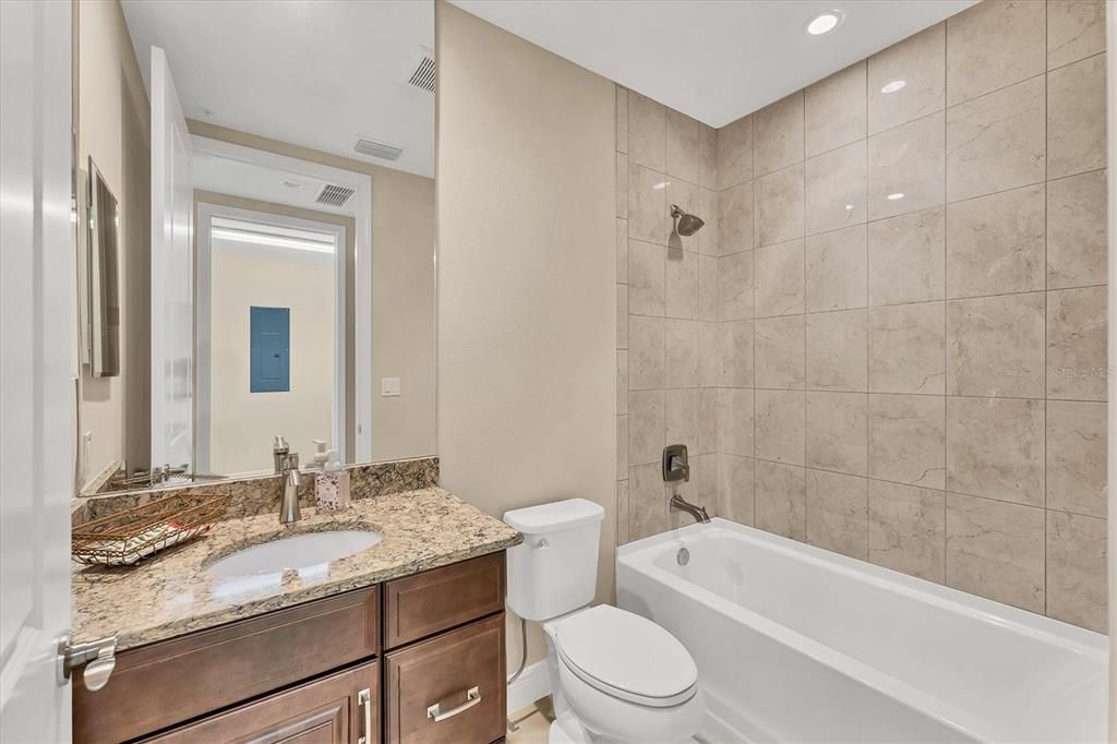 待售: $1,295,000 (3 贝兹, 3 浴室, 2607 平方英尺)