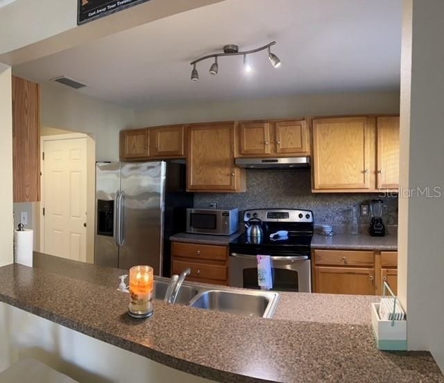 出租: $1,750 (2 贝兹, 2 浴室, 1049 平方英尺)