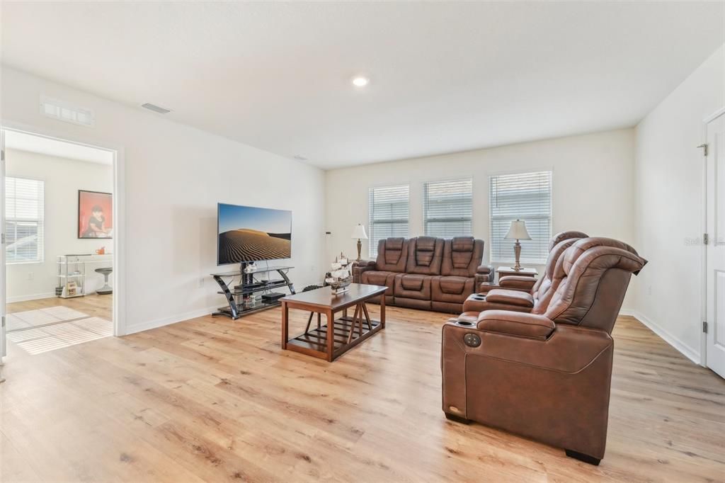 For Sale: $599,500 (4 beds, 3 baths, 3362 Square Feet)