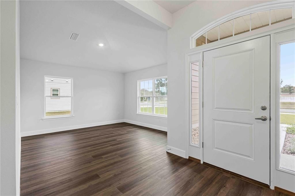 En Venta: $407,650 (4 camas, 3 baños, 2516 Pies cuadrados)