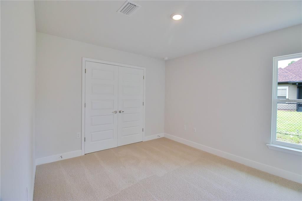 En Venta: $407,650 (4 camas, 3 baños, 2516 Pies cuadrados)