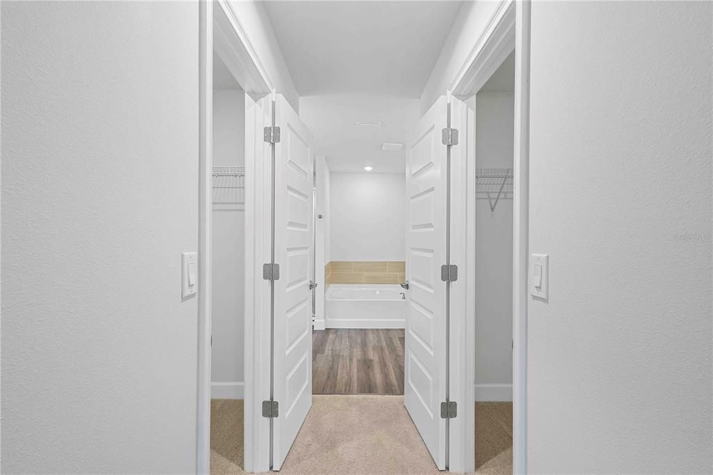 En Venta: $407,650 (4 camas, 3 baños, 2516 Pies cuadrados)