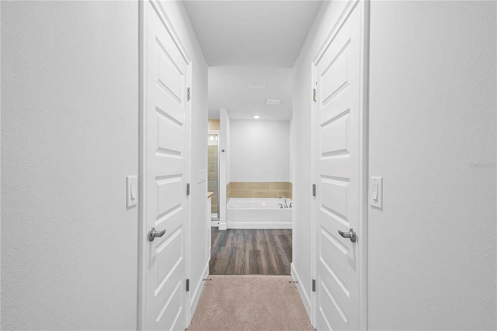 En Venta: $407,650 (4 camas, 3 baños, 2516 Pies cuadrados)