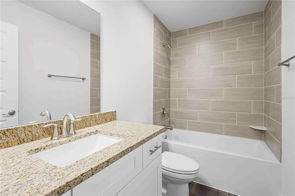 En Venta: $407,650 (4 camas, 3 baños, 2516 Pies cuadrados)