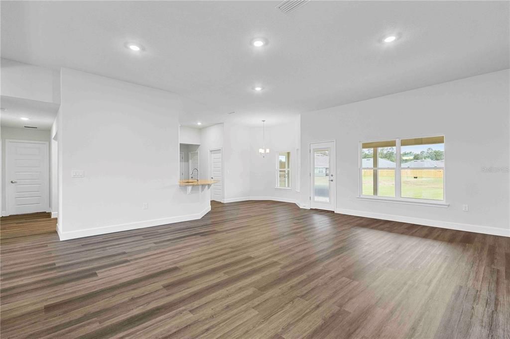 En Venta: $407,650 (4 camas, 3 baños, 2516 Pies cuadrados)