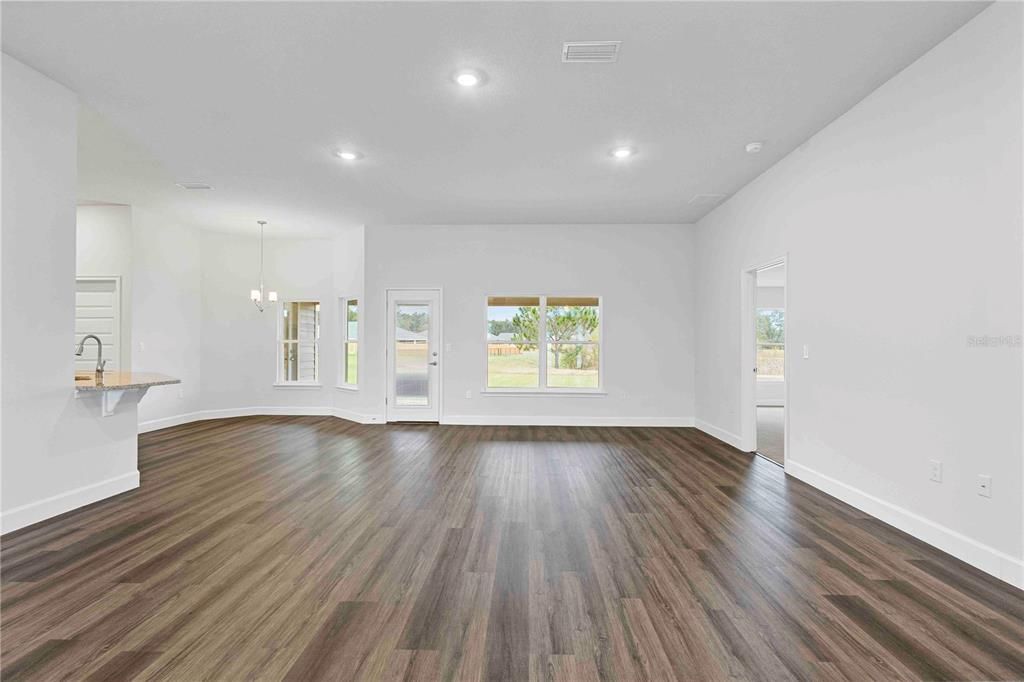 En Venta: $407,650 (4 camas, 3 baños, 2516 Pies cuadrados)